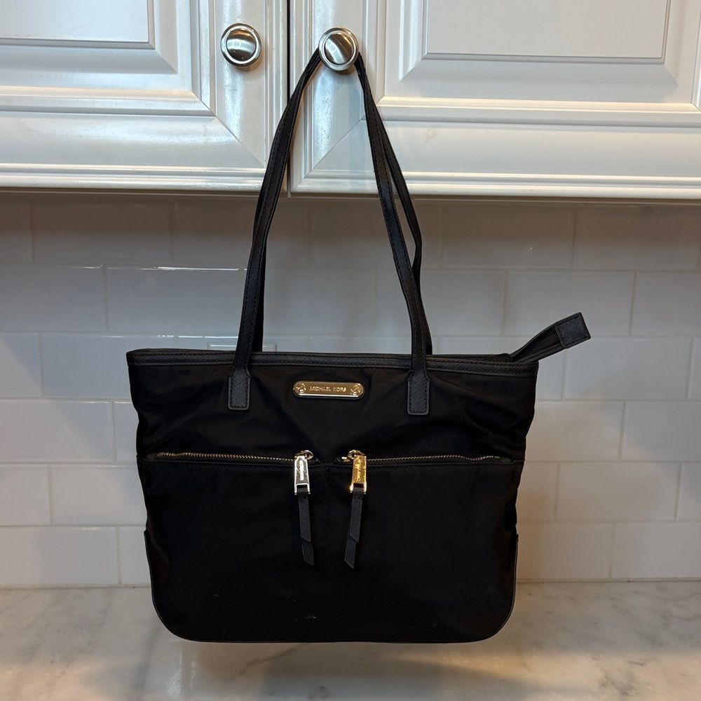 Michael Kors Kempton Medium Pocket Tote Bag